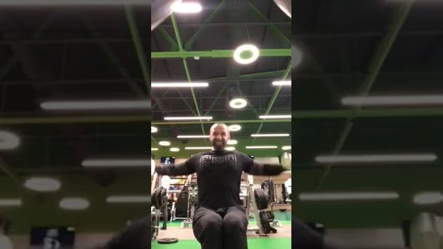 Д1 отведения с гантелями сидя с паузой в верхней точке смотреть онлайн