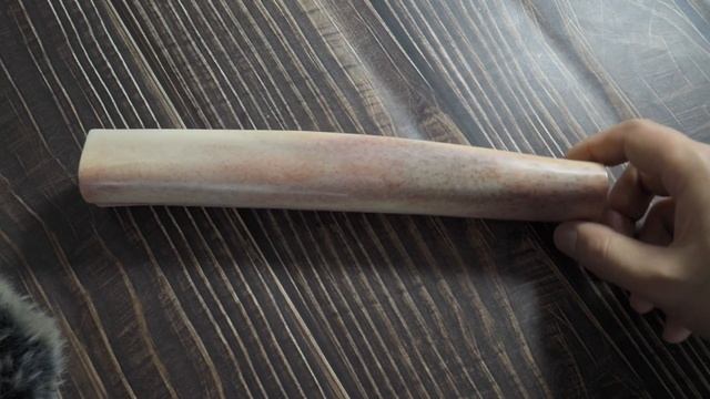 Polishing a large bone by hand смотреть онлайн