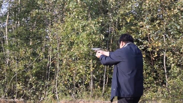 Сидишь такой у костра... а патронов мало. (Или перестрелка в лесу) смотреть онлайн