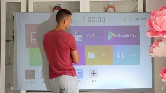 Реально маленький Лучший портативный проектор WZATCO A8 DLP с Wi-Fi и на Android 9 смотреть онлайн