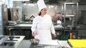 Мастер-класс: «Горячее блюдо из птицы рулет куриный с гарниром из моркови»