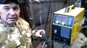 Как заменить катушку в полуавтомате . Как поменять полярность в сварочном полуавтомате