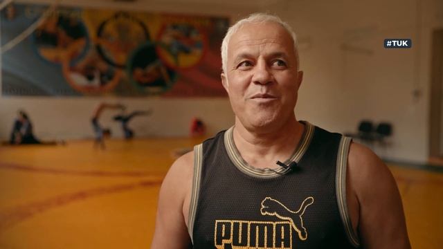 Ко Дню учителя. Три вопроса про педагогов, уроки и школу #TUK #новоститут смотреть онлайн