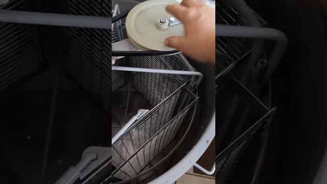 Медогонка. 4.х.рам. Нерж. Привод ременный. смотреть онлайн