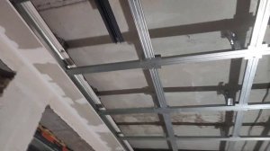 Как установить внутреннюю трековую систему надёжно и качественно.#ремонтквартир #трексистема