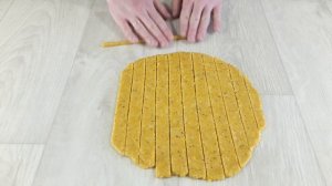 Как приготовить сырные палочки? Хрустящая закуска из сыра в духовке, быстрая закуска хлебные палочк