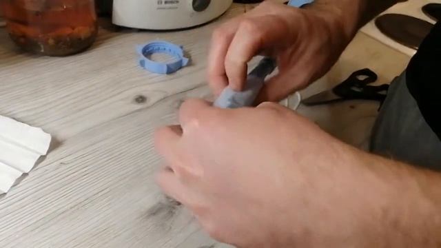 Фильтр для воды из медицинской маски