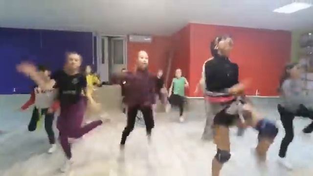 Ананас - Адидас три полоски три два раз .танец . Fresh Гулькевичи 2019 смотреть онлайн