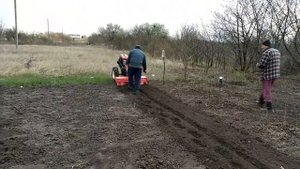 Работа 10 л.с. мотоблока на тяжелых грунтах. Сравнение его работы с моим 15 лошадным! Справляется?