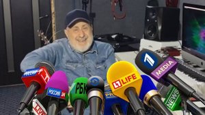 РОМАН БУЛГАЧЕВ.                        Для победы нужно вам                       одного Залужного