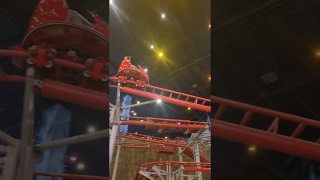Классические американские горки в парке развлечений Остров мечты в Москве ?