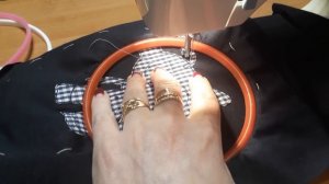 Как выполнять аппликацию из ткани на швейной машинке. Аппликация для детской футболки