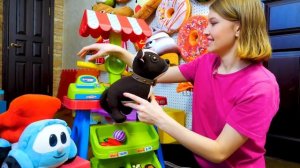 Собачка Шоколадка взвешивается на весах! Развивающие видео для детей про игрушки Как Мама