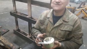 МТЗ 82П ЧУДО СЛЕСАРЬ НА УЖИНЕ ПРИКОЛ!!?.