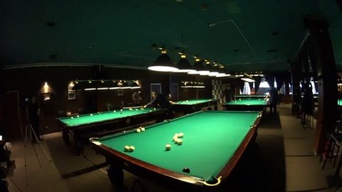 Владимир против Бориса в партии по московской пирамиде, русский бильярд