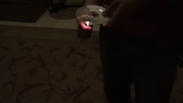 Надуваю воздухом CDдиск