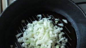 Как приготовить пирог с квашеной капустой, картофелем и фаршем