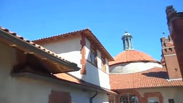 Куранты Флаглер-колледжа играют мелодию "Michelle" Beatles. смотреть онлайн