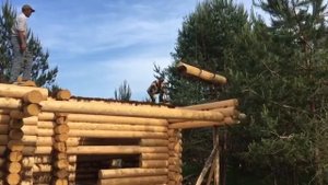 Сборка сруба кран-манипулятором