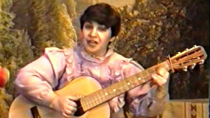 "Угол зрения" (запись 1992 г.). Поёт Надежда Вдовкина.