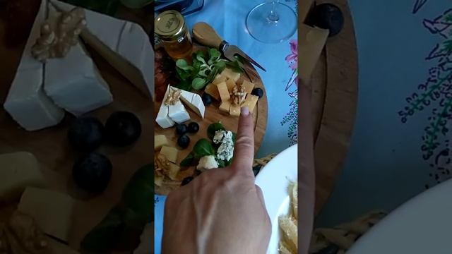 Как оформить сырную тарелку? смотреть онлайн