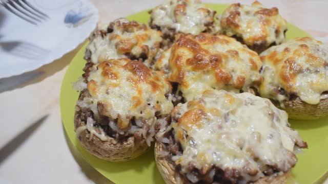 ФАРШИРОВАННЫЕ ШАМПИНЬОНЫ ЗАПЕЧЕННЫЕ В ДУХОВКЕ смотреть онлайн