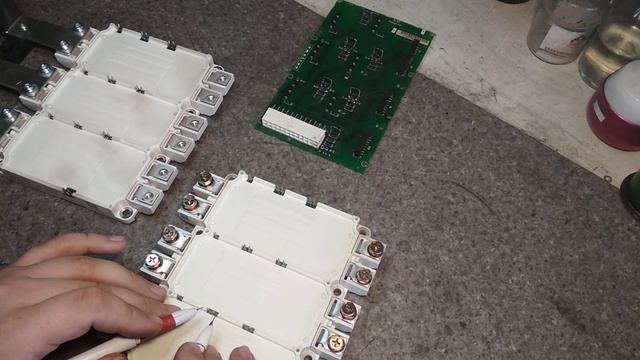 emotron FDU 2.0 110кВт ремонт.Нет запуска. Залили маслом сдох модуль|FDU48-210-54CE| смотреть онлайн