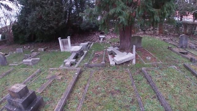 Старое Кладбище в Англии (100 лет).UK.??