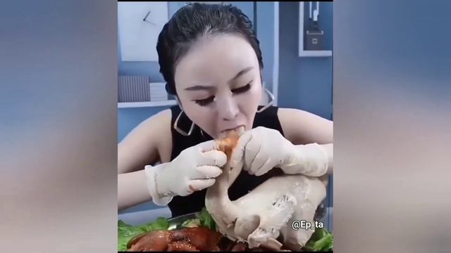 Как едят корейцы 😂👌