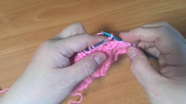 ВЕРТИКАЛЬНЫЙ УЗОР СПИЦАМИ С ИНТЕРЕСНЫМИ ПЕРЕПЛЕТЕНИЯМИ
