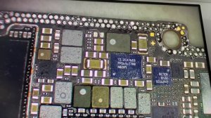iPhone 14 Pro Max не включается