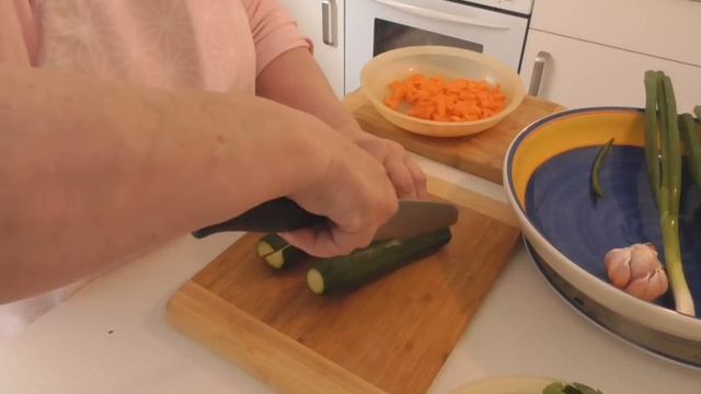 Летние овощи с мясом на лапше Домашняя еда Кухня Рецепты