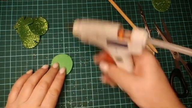 Маленькая елочка из фоамирана