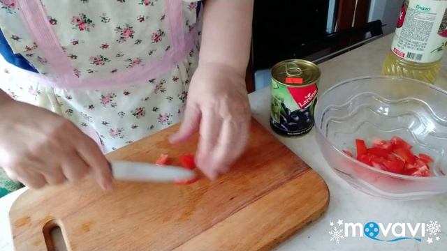 Салат из помидор с маслинами!