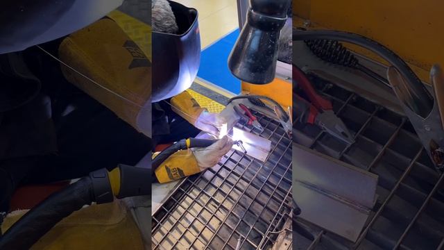 Сварка нержавейки на Hugong #weld #hugong #weldporn смотреть онлайн