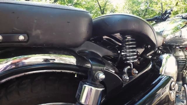 РОЯЛ ЭНФИЛД. Английский индус Royal Enfield Classic 500 - обновленная живая легенда. смотреть онлайн