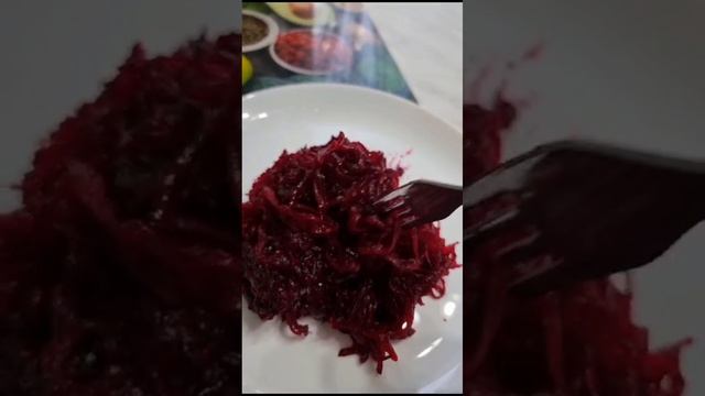 ПОЛЕЗНЫЙ И ВКУСНЫЙ САЛАТ ЗА 5 МИНУТ.