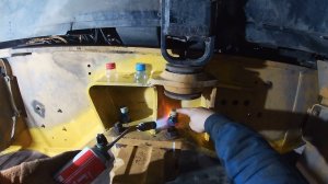 Секретный Лайфхак бесплатно. Устанавливаю задний мост. Экскаватор погрузчик. Часть №13