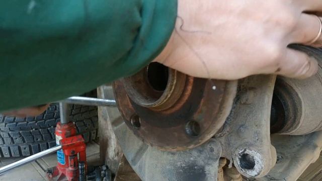 КАК САМОМУ ЛЕГКО И БЫСТРО ЗАМЕНИТЬ СТУПИЦУ СТУПИЧНЫЙ ПОДШИПНИК ПАССАТ Б6 смотреть онлайн