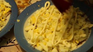 САЛАТ "Королевский" с печени, с крабовыми палочками, кукурузкой и сыром.
