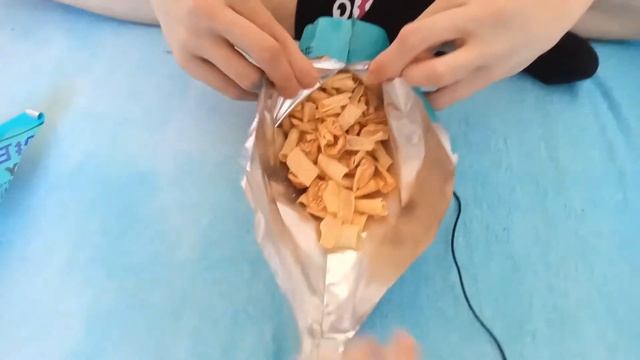 ПРОБУЮ СТРАННЫЕ ЧИПСЫ ИЗ КИТАЯ( ОСТРЫЙ ЛОБСТЕР ,БАРБЕКЮ ,ЧЕРНЫЙ ПЕРЕЦ) смотреть онлайн