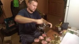 Тушёнка в жестяной банке ( продаю) тел 8 920 990 40 10 Дмитрий.