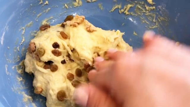 ПАСХА - 2022: ПЕКУ КУЛИЧИ, КРАШУ ЯЙЦА смотреть онлайн