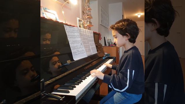 Handel Halvorsen - Passacaglia by Darren D. (age 7) смотреть онлайн