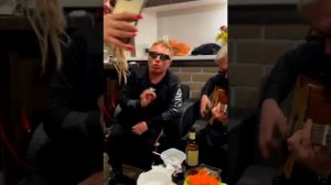 ВИТЯ АК - ТЕМ КТО С НАМИ [LIVE]