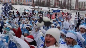 Парад снегурочек в Уфе 2021