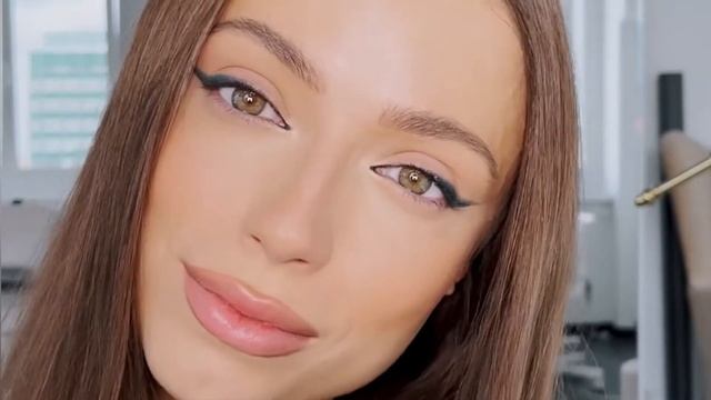 Макияж глаз стойким карандашом OK Beauty. Как накрасить стрелки карандашом. Лайфхак от визажиста. смотреть онлайн
