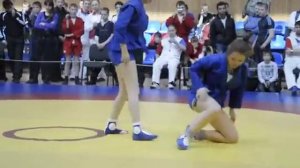 Выступление симпатичных спортсменок по демо-самбо