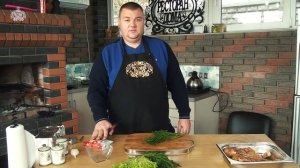 ? ХРУСТЯЩАЯ КУРОЧКА на УГОЛЬНОМ ГРИЛЕ Weber | Курица гриль с соусом рецепт