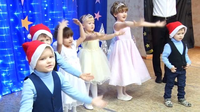 Сергей Михалёв дарит подарок детишкам из СРЦ 30 12 18 смотреть онлайн